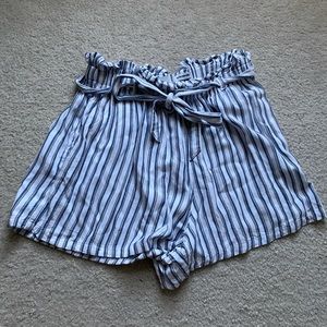 (NWOT) Hollister ultra high rise shorts